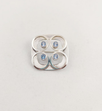 Kultasepät Salovaara, Rintakoru, Hopeaa -68