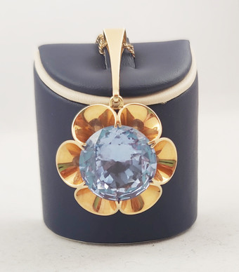 Elis Kauppi |  Pendant with blue stone | Necklace |  585 Gold -76