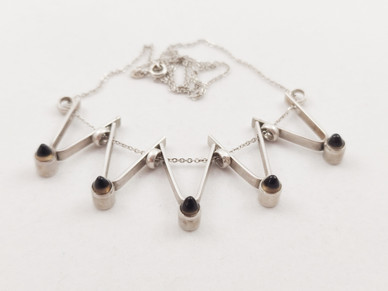 Elis Kauppi,  Riipukset / kaulakoru,  Hopeaa,  -60