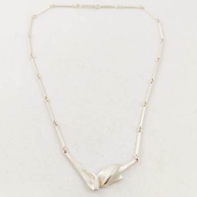 Lapponia koru,  Hespera kääty / kaulakoru,  Hopeaa v.2010