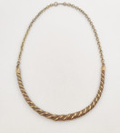 Kalevala koru Halikon Lampolan kierrekoru, kääty , pronssia