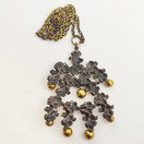 Pentti Sarpaneva , iso Kaarna -riipus,kaulakoru Pronssia