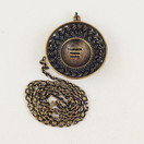 Pentti Sarpaneva, Punos riipus + ketju, Pronssia