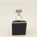 Pentti Sarpaneva, Näyttävä sormus,