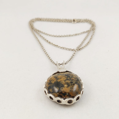 Buchert Georg Oy | (iso) Kiviriipus | KAULAKORU | Hopeaa -70