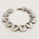 Hermann Siersbol, Tanska. ´Simpukka´ rannekoru , Hopeaa