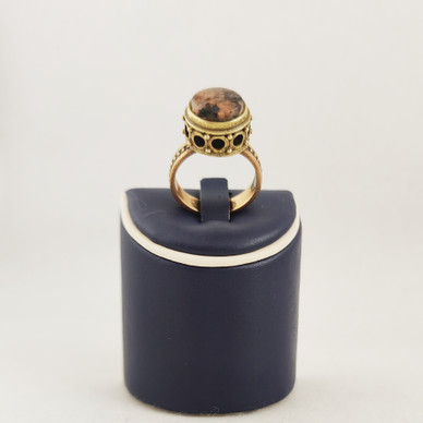 Kalevala Koru, Sormus 1515 , Graniitilla , Pronssia