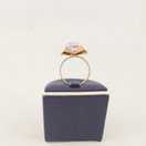 Elis Kauppi , kultasormus liilalla kivellä, 14k , -75