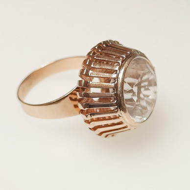 E.Granit & co, Sormus kirkkaalla kivellä , 14k Kultaa -65