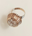 E.Granit & co, Sormus kirkkaalla kivellä , 14k Kultaa -65