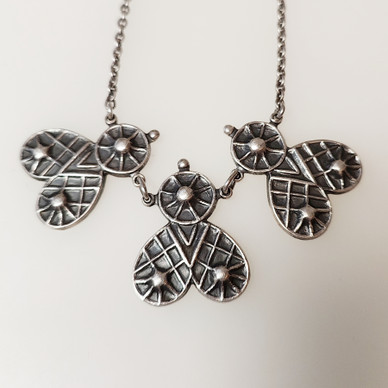 Kalevala Koru, Mehiläinen Kääty ,  Hopeaa -56