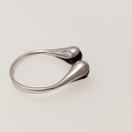 Elis Kauppi, upea Siro Sormus, mustat kivet , Hopeaa -77