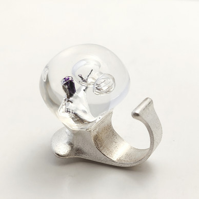 Lapponia , Björn Weckström, Mies Kosmoksessa -Sormus , Akryyli , Hopeaa -