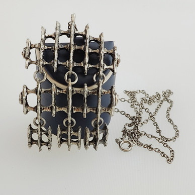 Tapani Vanhatalo, iso Riipus, Kaulakoru , korumetallia