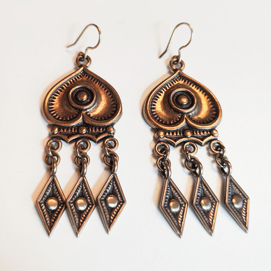 KK, Kalevala koru, (isot) Herttalehti -Korvakorut, Pronssia