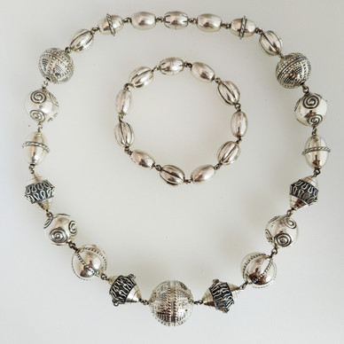 Kalevala koru, Halikon juhlakääty kaulakoru,  korusetti, Hopeaa -95