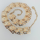 N.Westerback , Helsinki, design by Liisa Vitali, Pitsi-kääty, kaulakoru , 14k kultaa -69