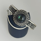 Turun Hopea oy , design by Pentti Sarpaneva, Punos rannerengas spektroliitilla, Rannekoru Hopeaa-75