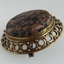 Kalevala koru, solki 1515-4 ' USKELA ' , Rintakoru Graniitilla, Pronssia