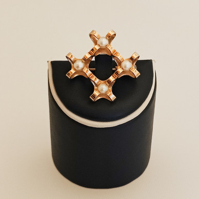 Kupittaan kulta oy, design by Elis Kauppi, Pearls -brooch, 585 Gold