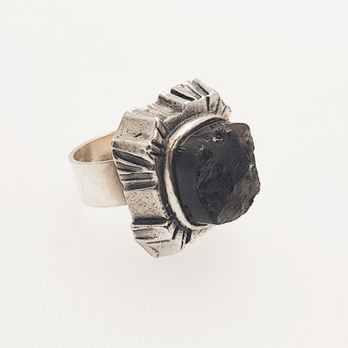 Turun Hopea oy,Pentti Sarpaneva, (iso) Kelo sormus, savukvartsi, hopeaa -69