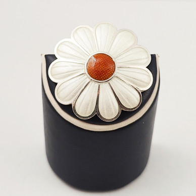 Kalevala Koru , Kukkaketo Solki / riipus,  Emaloitu, Hopeaa -05