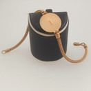 Kalevala Koru, Aurinkoleijona Rannekoru, Amuletti,  18k kultaa 