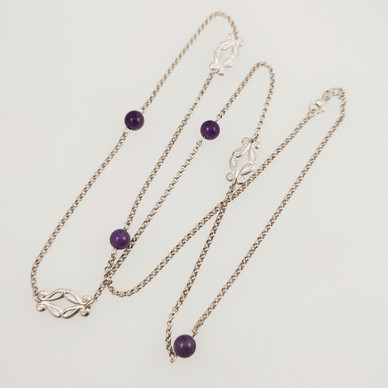 Kalevala koru, Mari Saari, Iris -kääty, Ametistit, Kaulakoru  Hopeaa