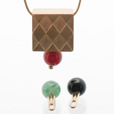 Kalevala Koru, Design Kirsti Doukas, Kivihelmet, Kaulakoru 14k Kultaa