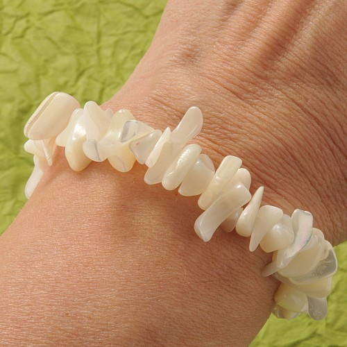 'Mother of Pearl' helmi sirurannekoru