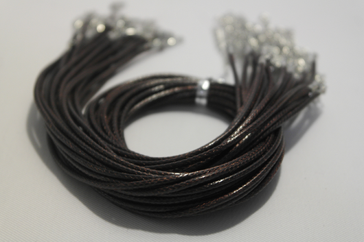 Kaulanauha papukaijalukolla 50cm (eri värejä)