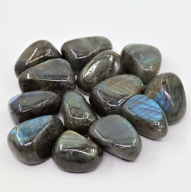 Labradoriitti 'Velhon kivi' 40-50mm