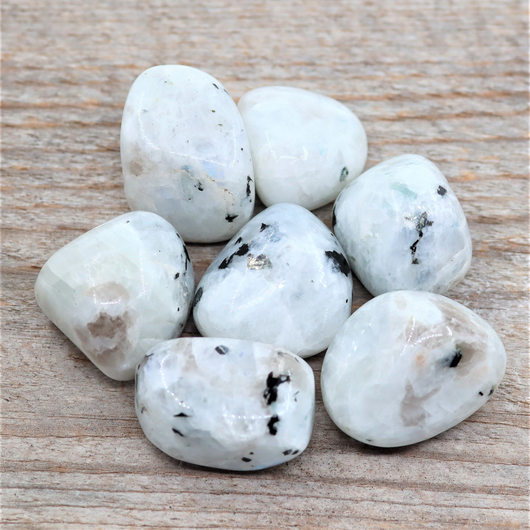 Kuukivi 'Rainbow Moonstone' 25-30mm