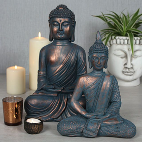 Buddhapatsas 'Hands in Lap' sinisävy 34cm