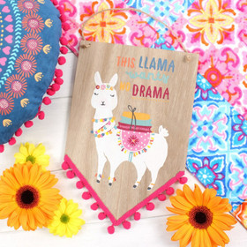 Puukyltti 'This Llama' 20*30cm