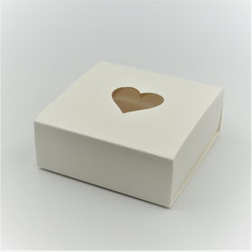 Lahjarasia pahvinen 'Valkoinen Sydän' 95*95*36mm