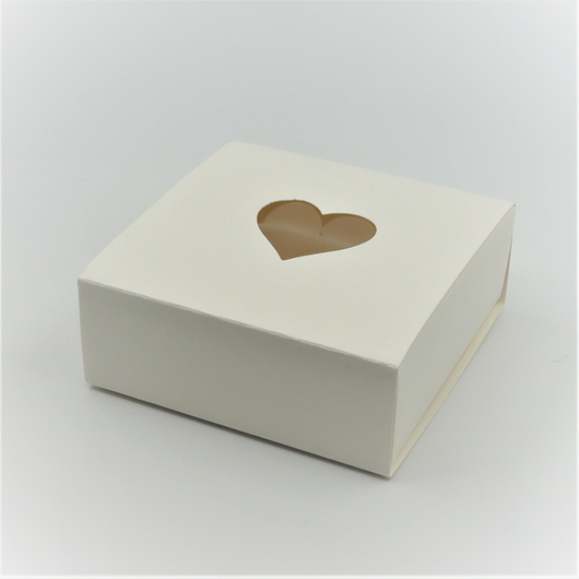 Lahjarasia pahvinen 'Valkoinen Sydän' 95*95*36mm