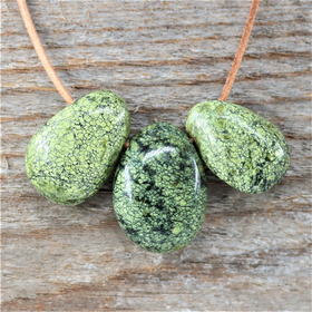 Käärmeennahkajaspis Riipus 30mm