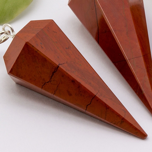 Heiluri Punainen Jaspis 'Facet'