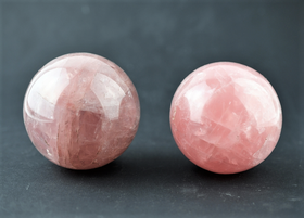 Ruusukvartsi Pallo 50-55mm