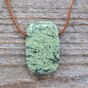 Käärmeennahkajaspis Riipus 'Rectangle' 25*40mm