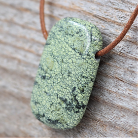 Käärmeennahkajaspis Riipus 'Rectangle' 25*40mm