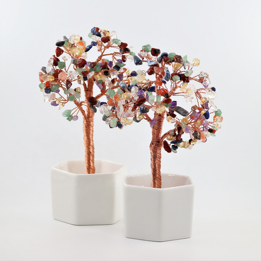 Kivipuu 'Chakra Gem Tree' keraamisella jalustalla 15cm