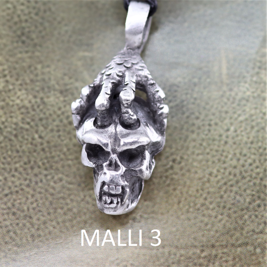 Kaulakoru 'Gothic Amulet' (12 mallia)