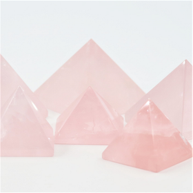 Pyramidi Ruusukvartsi 30/40/50/60mm