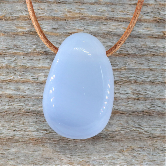 Riipus Kalsedoni sininen 'Drilled Drop' 30*20mm