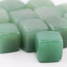 Aventuriini Vihreä 'Cube' 16mm