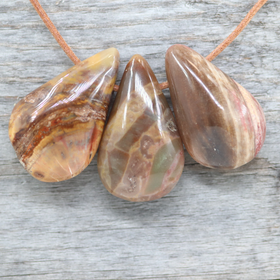 Kivettynyt Puu Riipus 30mm