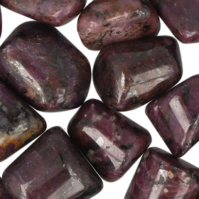 Rubiini 'Corners' 25-30mm