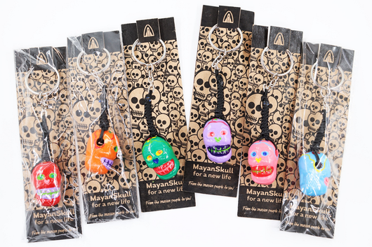 Avaimenperä keraaminen 'Mayan Skull for a New Life'